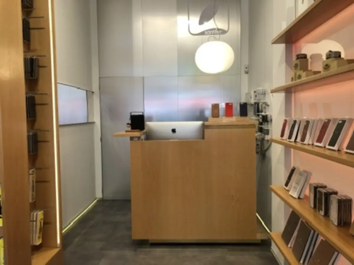 Amit Bhardwaj iRepair interior